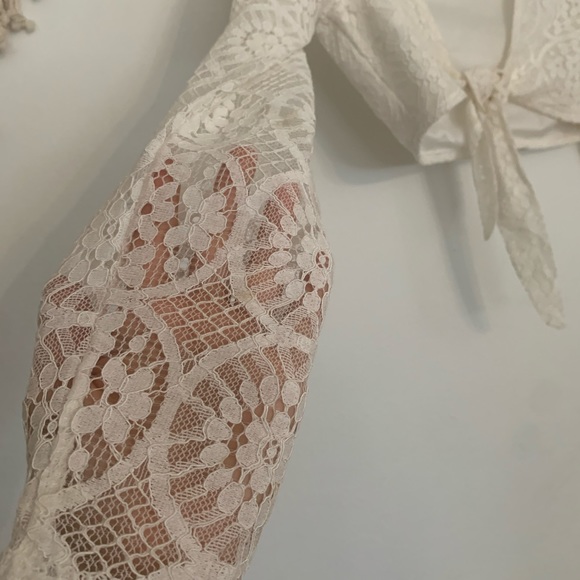 Lace Nasty Gal long sleeve Crop Top - Picture 4 of 6